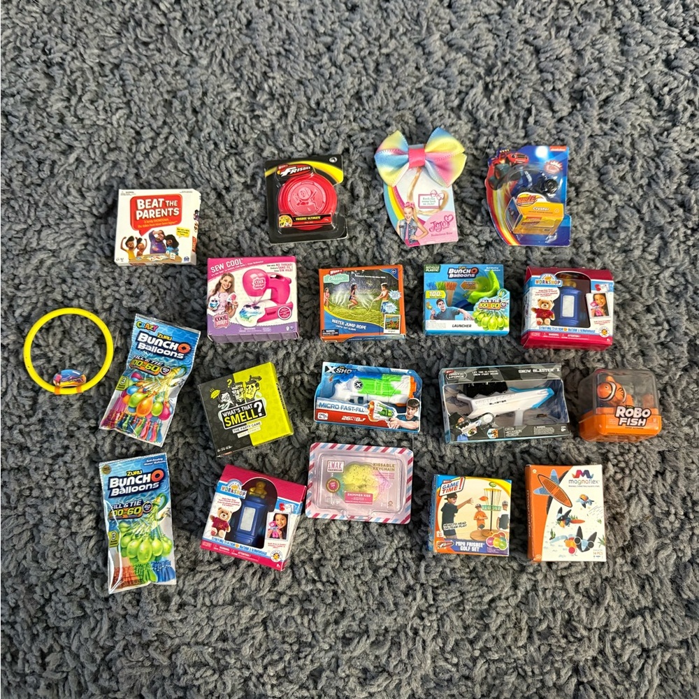 NWOT Mini Brands 19 random toy items
